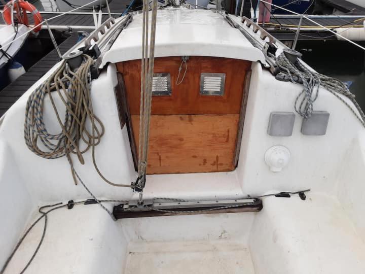 מלון ליסבון Vintage Sailboat In Belem מראה חיצוני תמונה